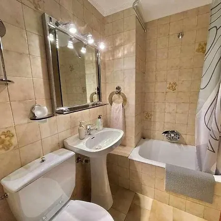 Amatxo Maitia - Amplio Piso, De Pelicula Apartament