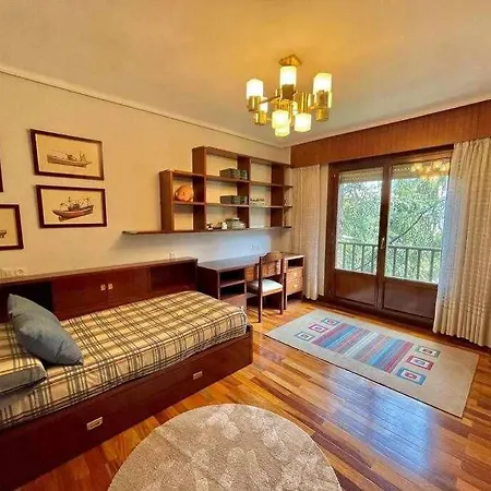 Amatxo Maitia Amplio Piso En Zona Residencial Apartment *